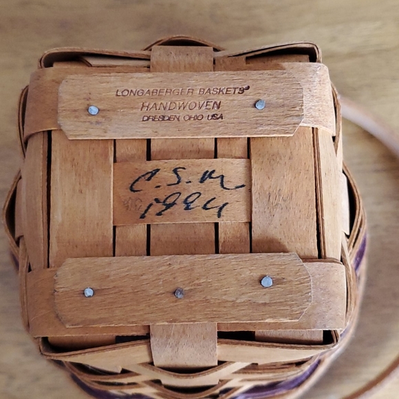 Longaberger 1994 May Series lilac basket - Picture 10 of 13